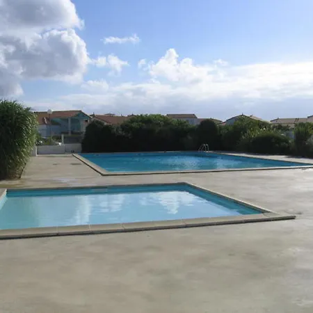 Maison Vendeenne Avec Piscine Proche De La Et Commerces, Animaux Acceptes Sur Demande - Fr-1-476-28 La Faute-sur-Mer
